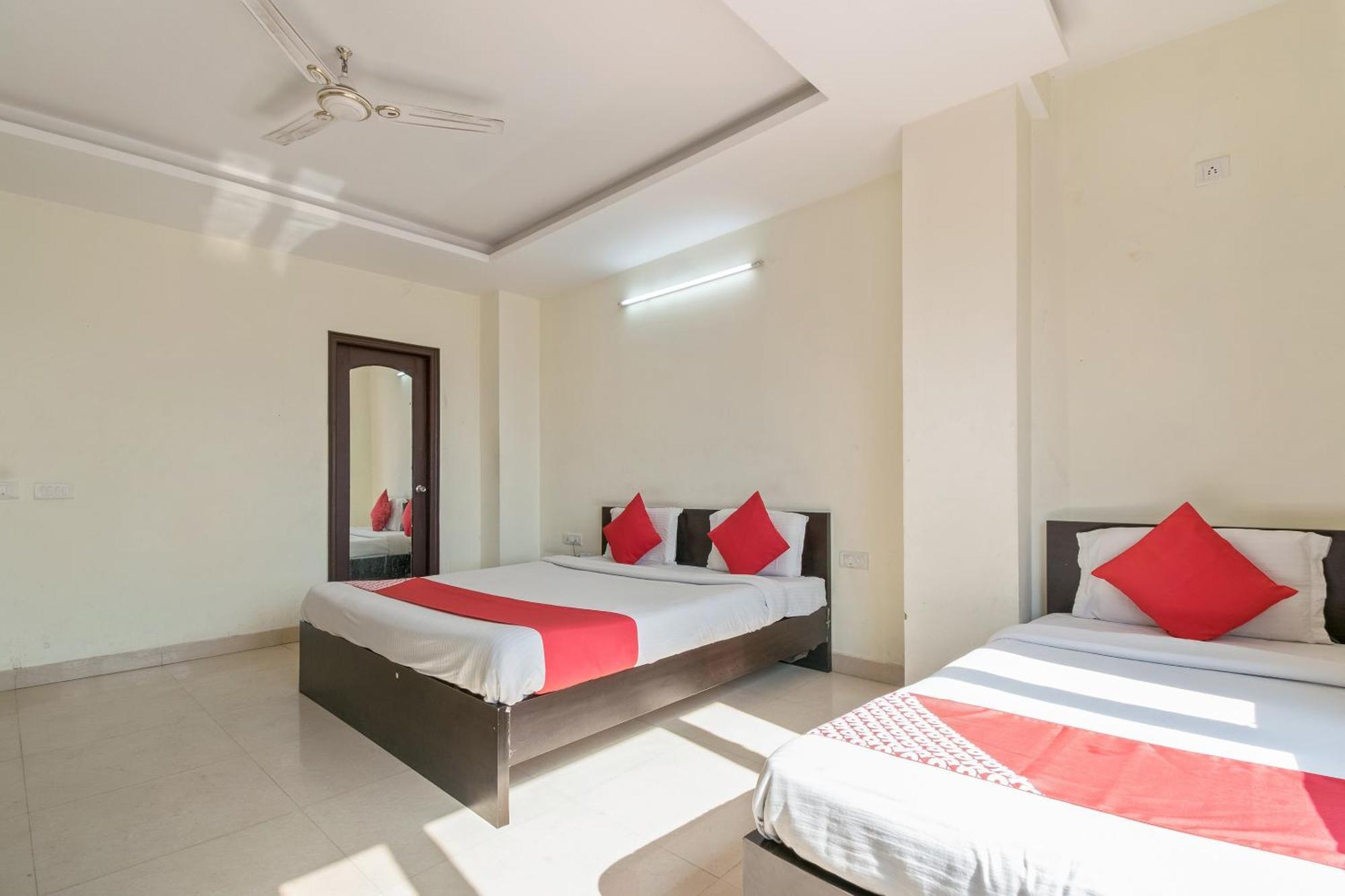 Oyo Hotel Triund Regency Катра Экстерьер фото