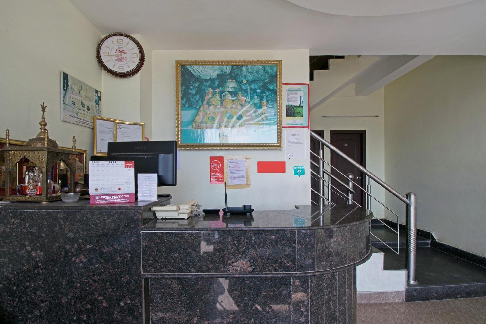 Oyo Hotel Triund Regency Катра Экстерьер фото