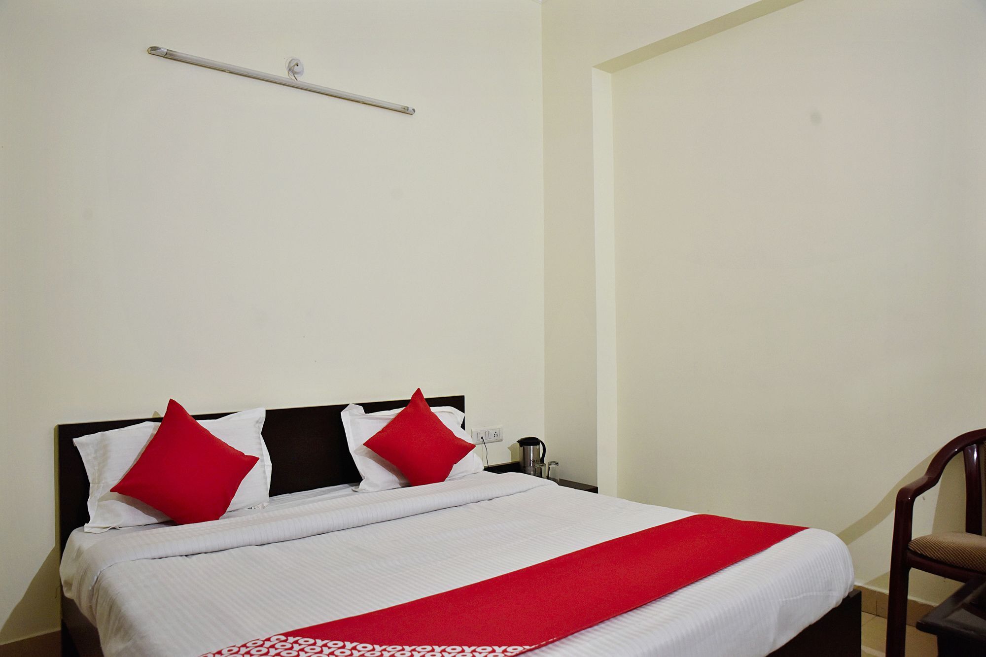 Oyo Hotel Triund Regency Катра Экстерьер фото