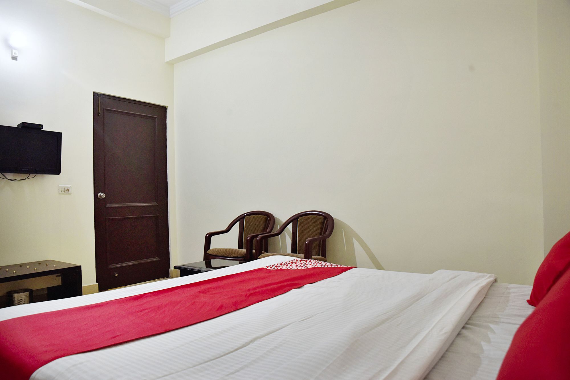Oyo Hotel Triund Regency Катра Экстерьер фото