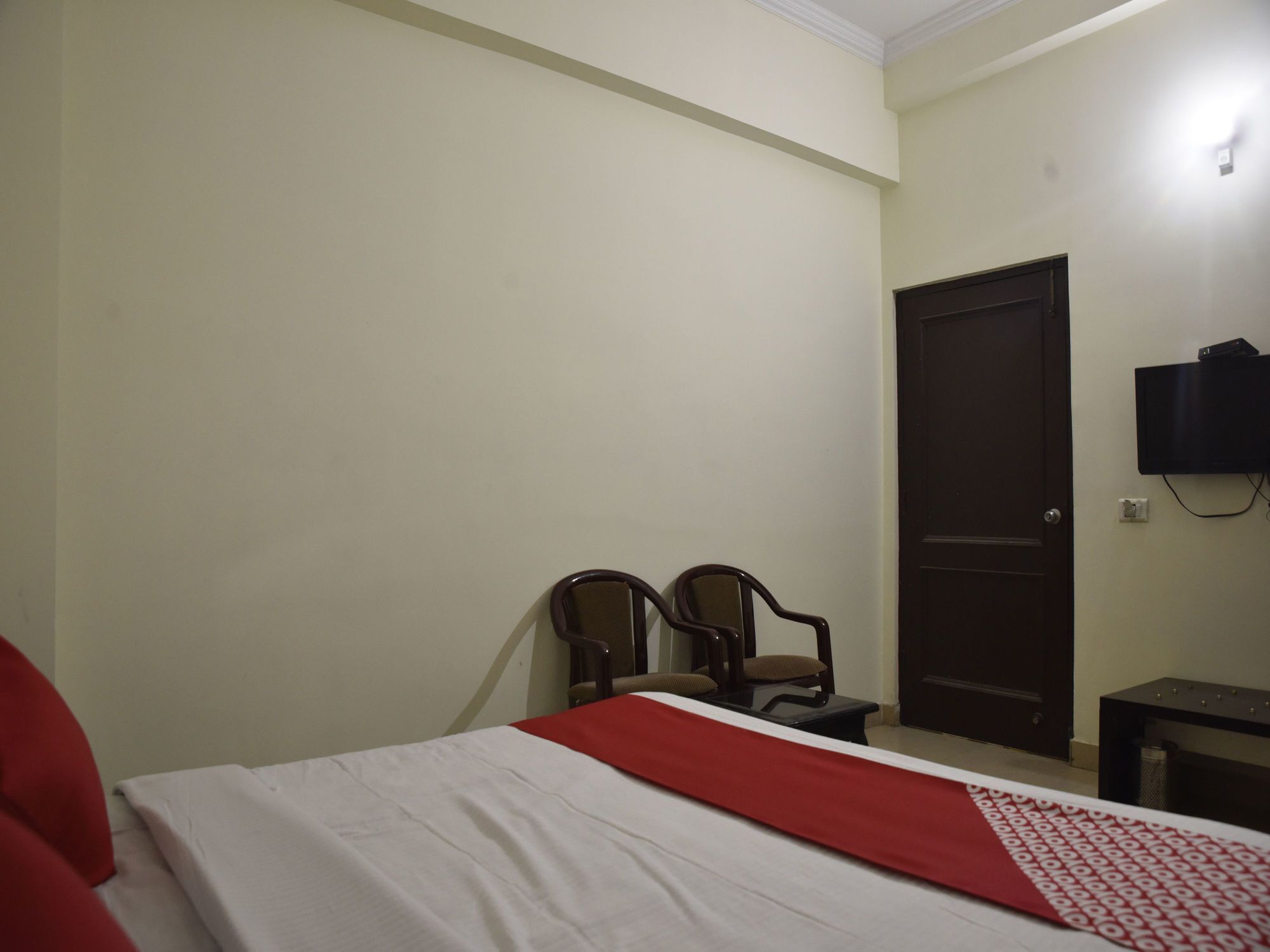 Oyo Hotel Triund Regency Катра Экстерьер фото