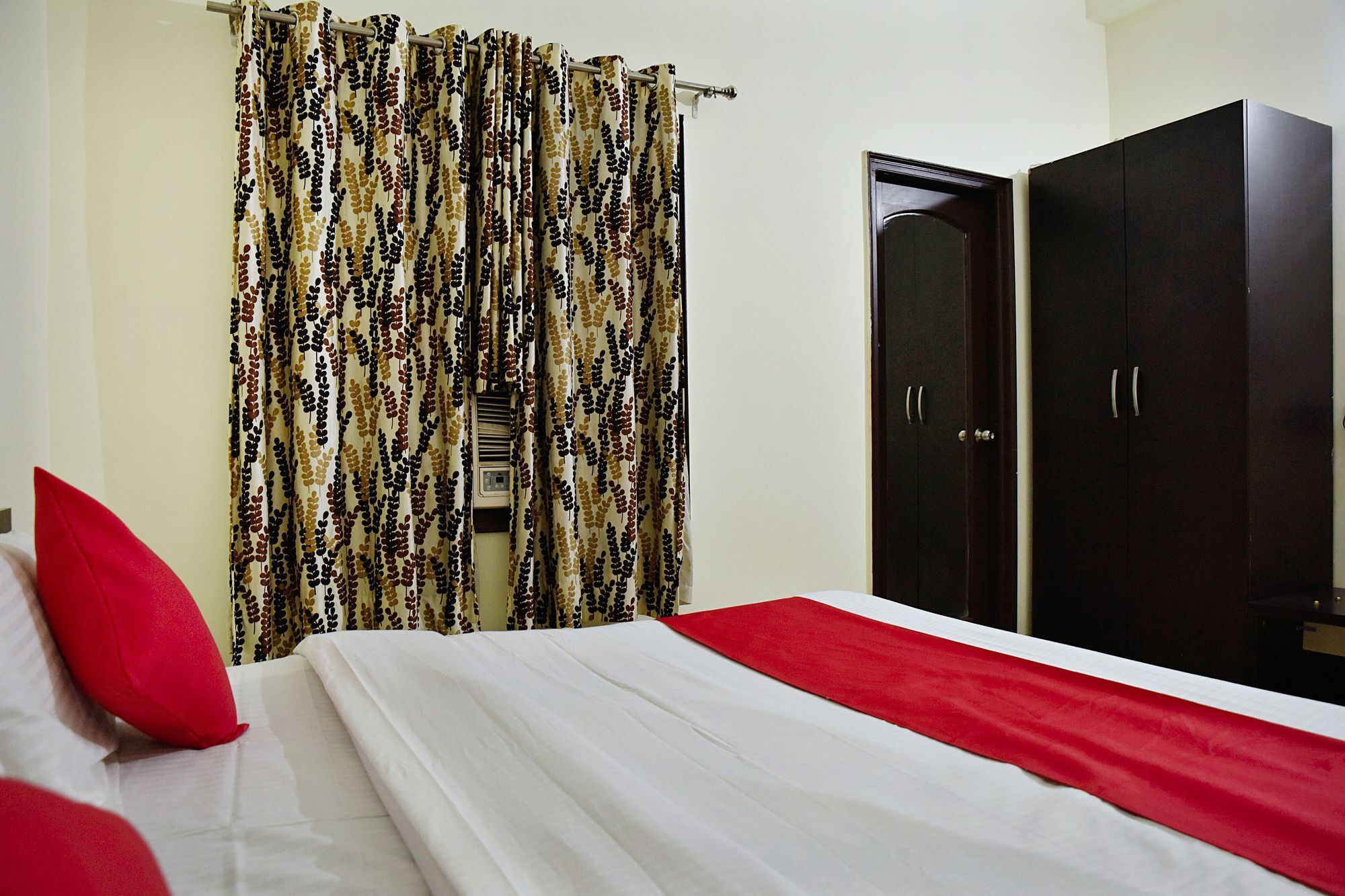 Oyo Hotel Triund Regency Катра Экстерьер фото